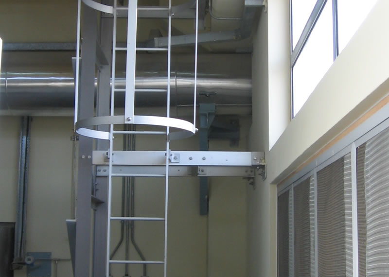 Aluminium ladder to aluminium crane access platform in Qatar